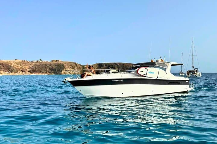 Private yacht in Papagayo Beaches with Gourmet or Premium menu