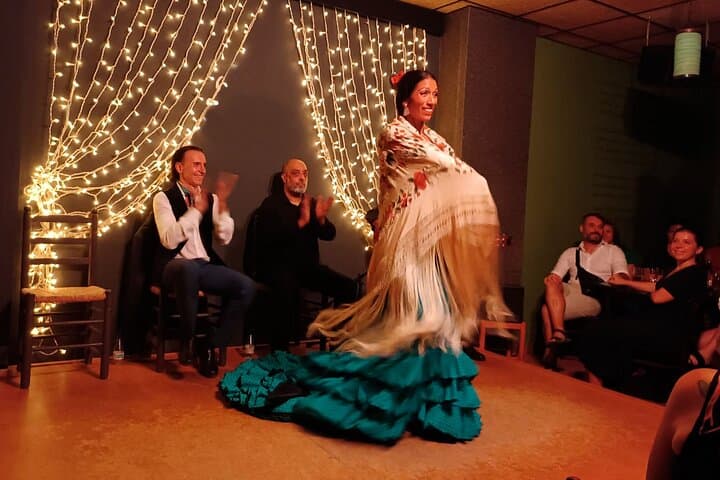 Tapas Dinner and Flamenco Show in Valencia