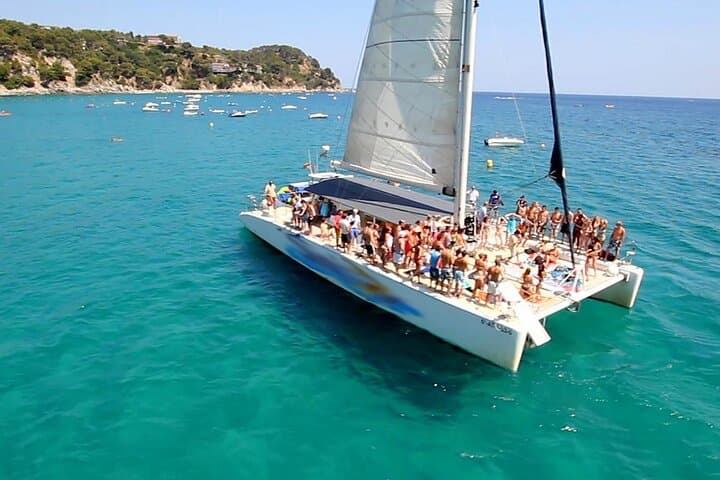 Catamaran Tour with Drink and Local Tapa + Ebook
