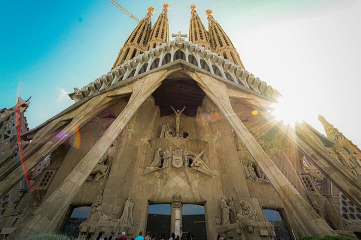Barcelona Day Tour from Valencia with Free Photos