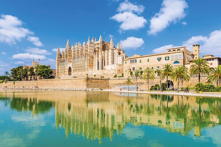 Guided Tour: Palma Old town and Cathedral Visit