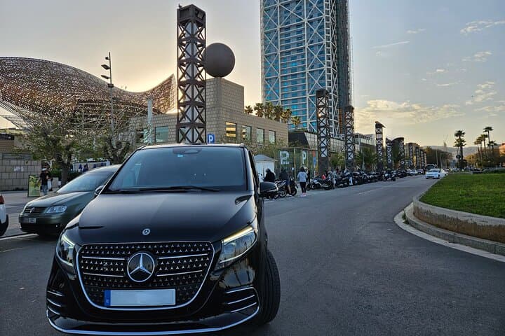 Premium Private Transfer from BCN Airport to Barcelona City Centre
