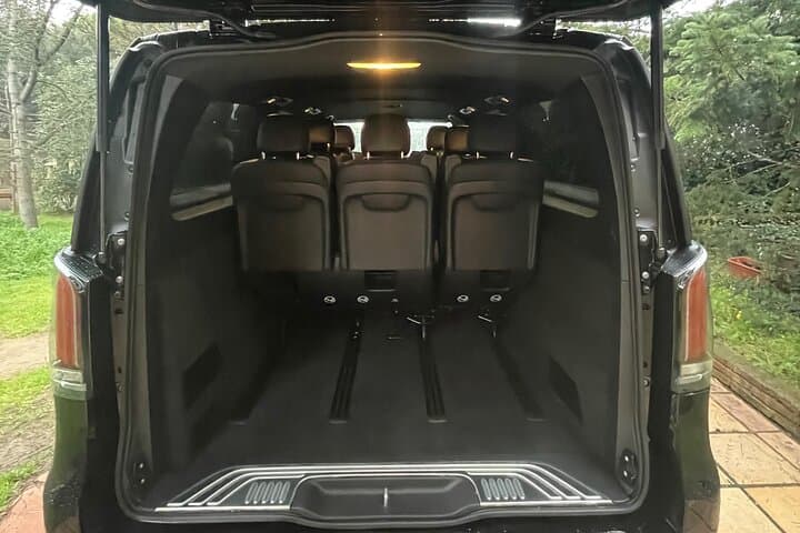 Premium Private Transfer from BCN Airport to Barcelona City Centre