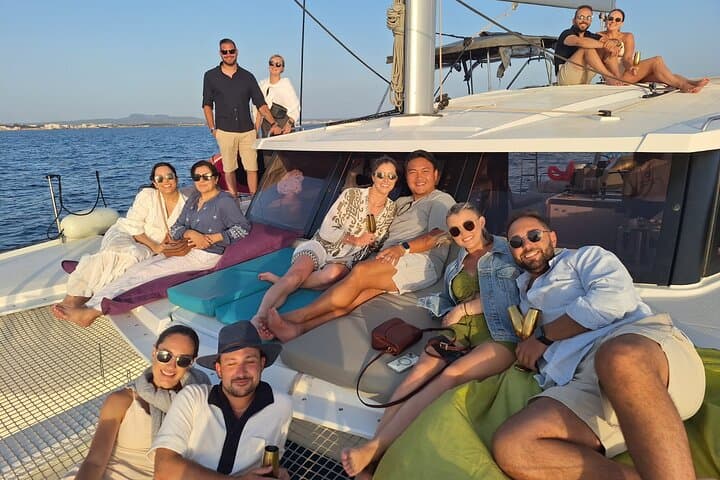 Palma 2-Hour Sunset Catamaran Cruise with Appetizer and Canapés