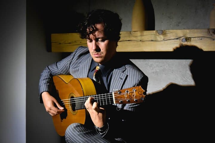 Pablo Giménez has been present at the last edition of the Flamenco Festival in New York. But it is in Granada where he has his heart and from here he welcomes every visitor as if in his own home.