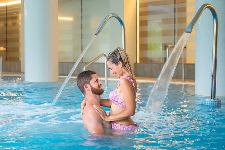 Couples massage with private jacuzzi, cup of cava and SPA entry at Eurotel