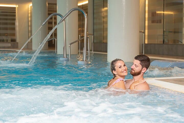 Couples massage with private jacuzzi, cup of cava and SPA entry at Eurotel
