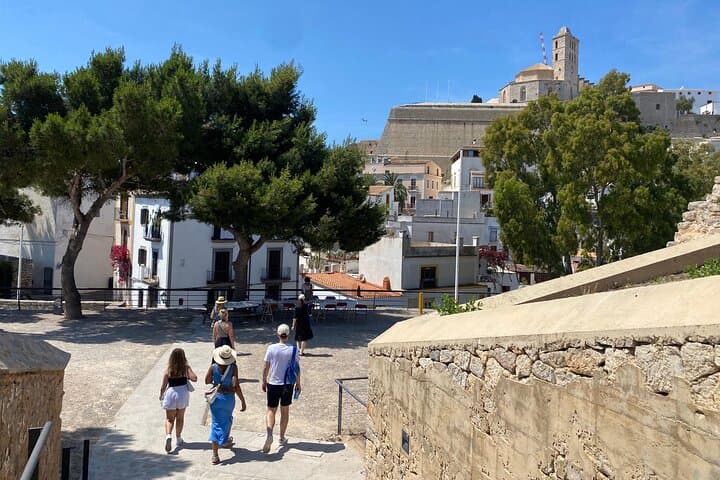 Ibiza: Evening Walking Tour in Dalt Vila with a Glass of Sangria