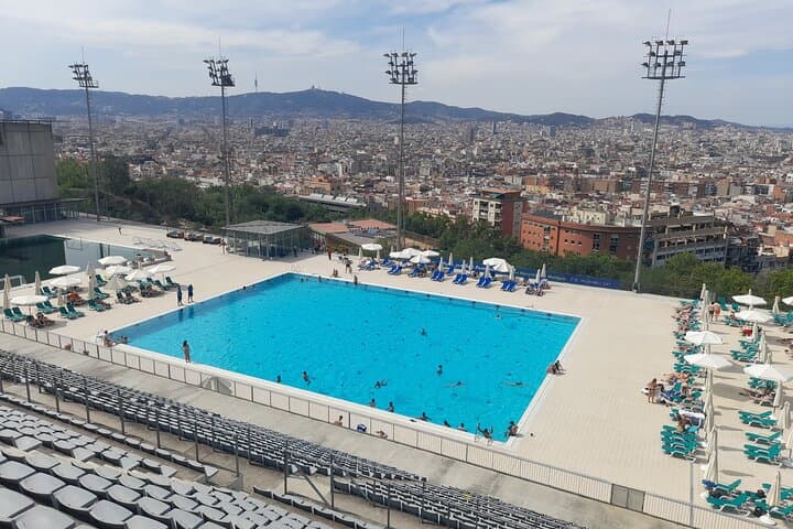 Private Customizable Tour with your Local Friend in Barcelona