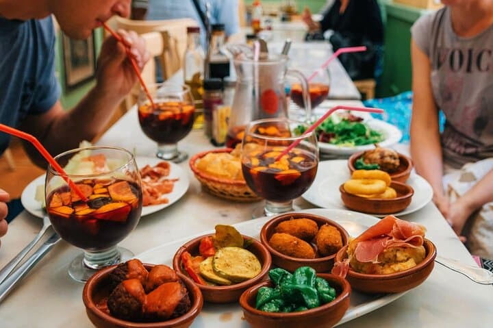 Barcelona Tapas Tour with a Local Foodie: Personalized & Private