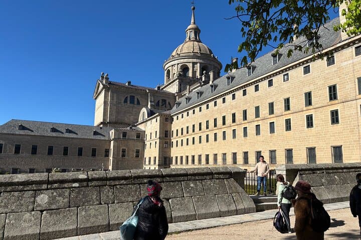 Escorial and Valley of the Fallen Private Tour by Minivan