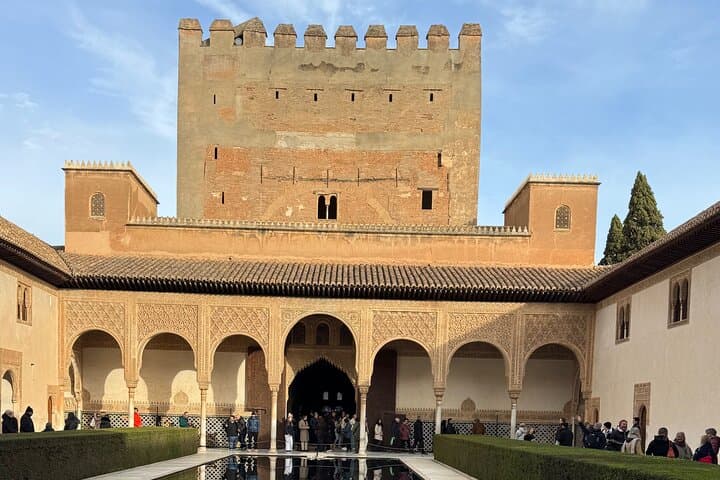 Small Group Guided Tour of the Alhambra and Generalife
