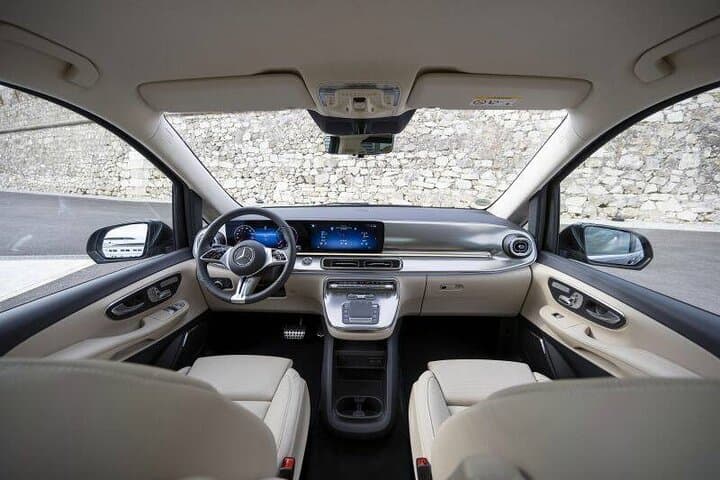 Round Trip From Barcelona Airport to City and City to Airport