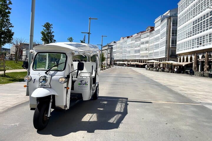 Discover Coruña 1 hour Private Tour in Tuk tuk
