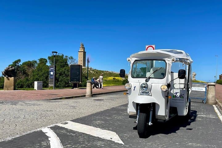 Discover Coruña 1 hour Private Tour in Tuk tuk