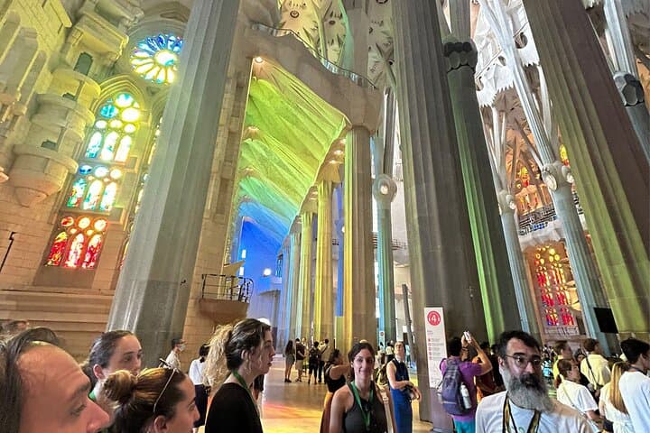 Small Group Tour in Barcelona Sagrada Familia with Tickets