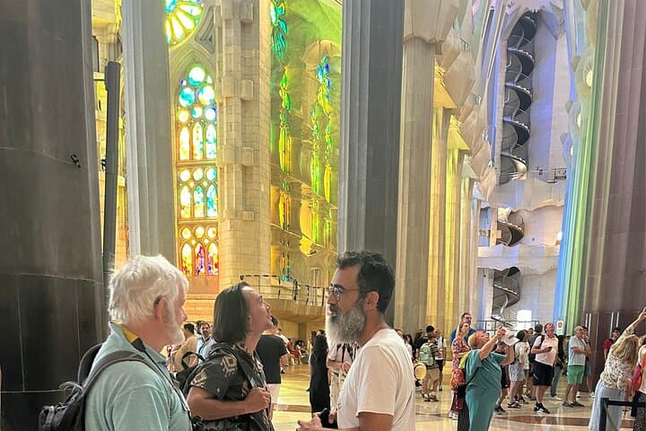 Small Group Tour in Barcelona Sagrada Familia with Tickets