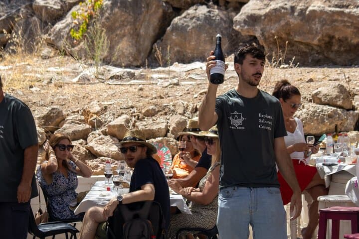 Outdoor wine tasting & tapas