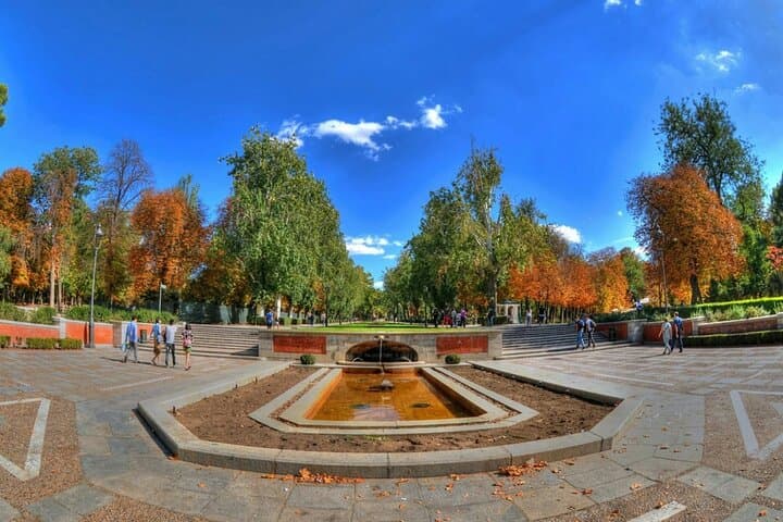 Retiro Park Private Tour with Local Guide