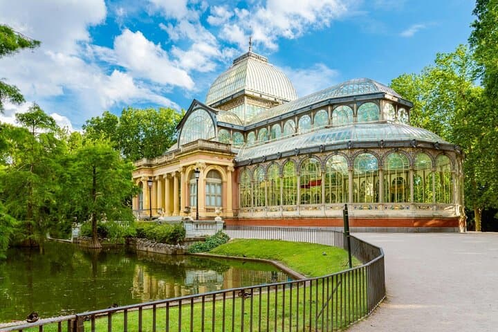 Retiro Park Private Tour with Local Guide