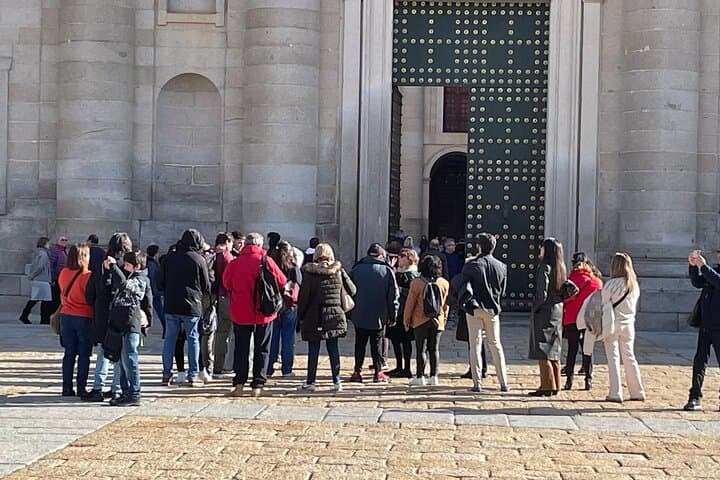 Avoiding the crowds of tourist is best way to discover.