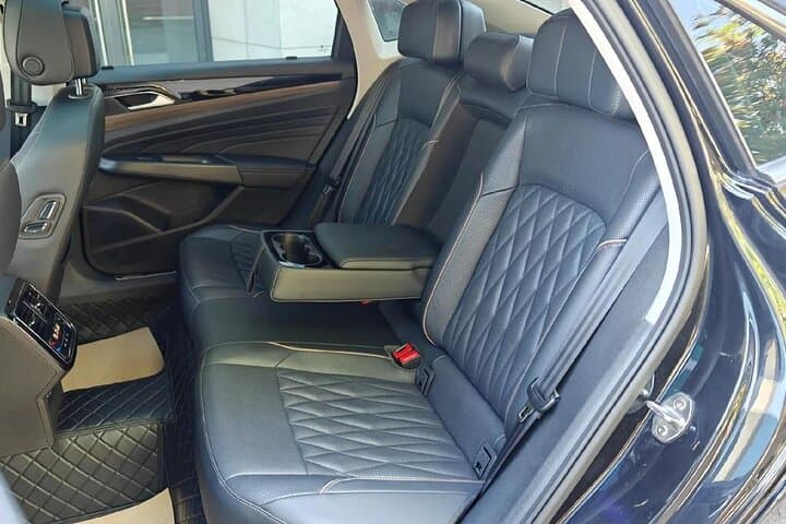 Josep Tarradellas Barcelona Airport Private Transfers, pick up