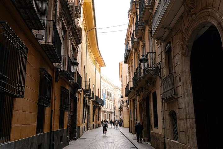 Valencia: Alternative Tour of the Carmen Quarter