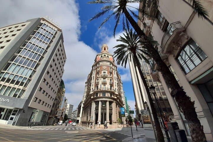 Valencia Walking Tour: Self-Guided City Game