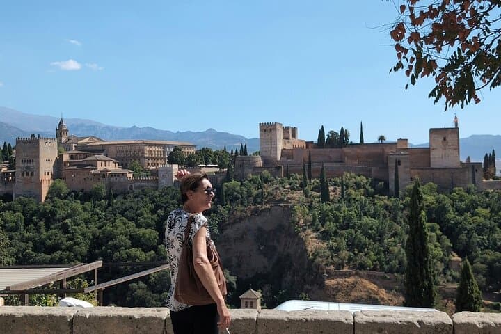 Royal Secrets of Granada: Self-Guided Dynasty Puzzle Quest
