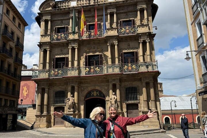 Private Pamplona & Javier Castle Tour with Gourmet Tolosa Lunch