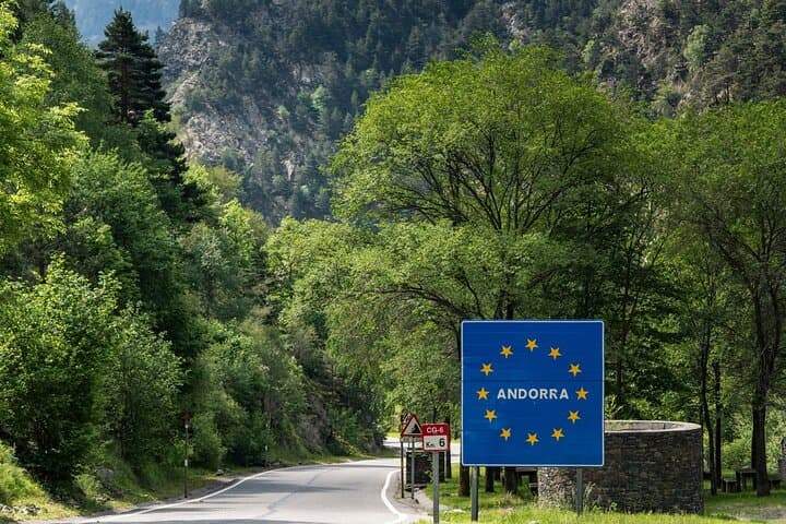 Andorra Tour with Wine Tasting from Barcelona