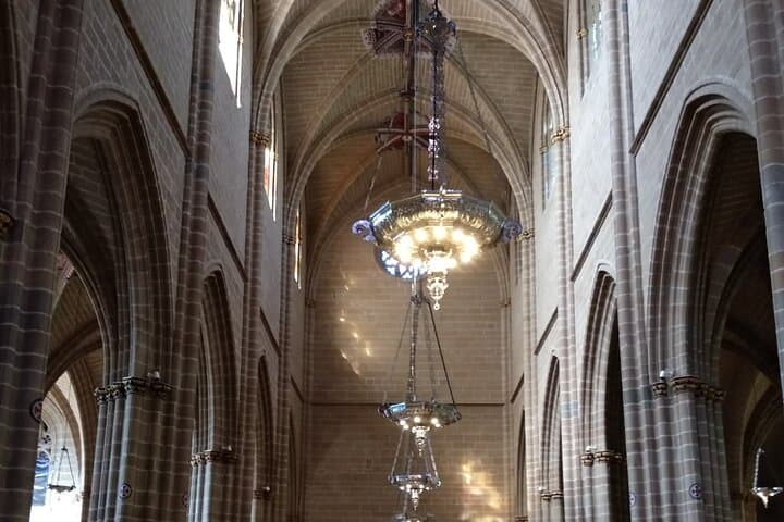 Pamplona Cathedral Guided Tour History Curiosities and Art