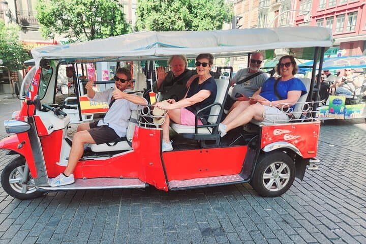 Discover Madrid by Tuk Tuk – 1 hour tour