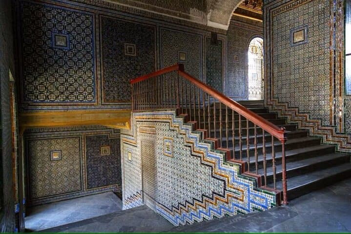 Seville Aristocratic Mansions and Gardens Experience