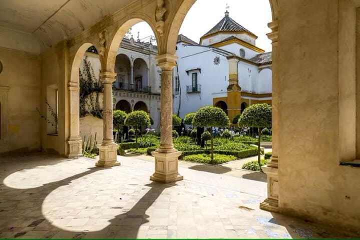 Seville Aristocratic Mansions and Gardens Experience