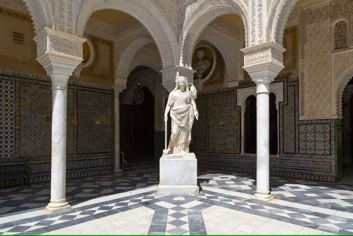 Seville Aristocratic Mansions and Gardens Experience
