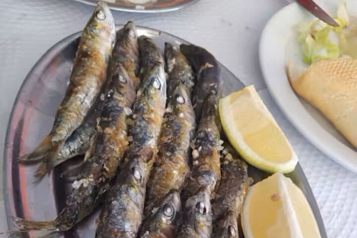 Tour at Malaga Fishing Scene with Cooking Workshop