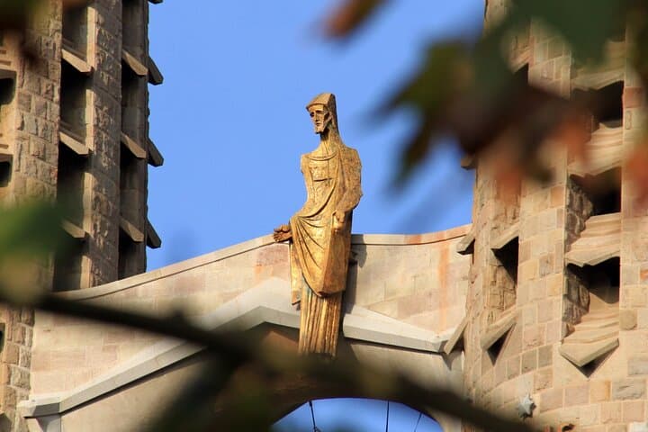Barcelona Highlights Sagrada Familia and Park Guell Semi-Private