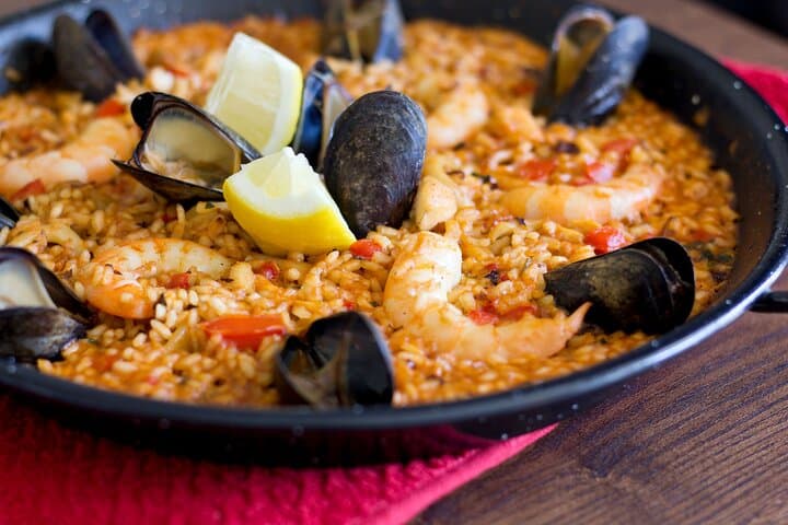 Make Paella & Tapas + Unlimited Wine and Cava (4-Course Meal)