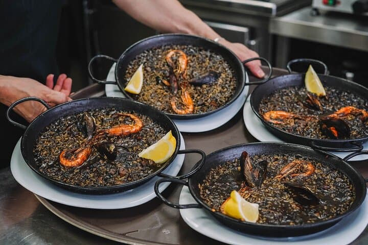 Make Spanish Tapas & Paella + Unlimited Wine (3-Course Meal)