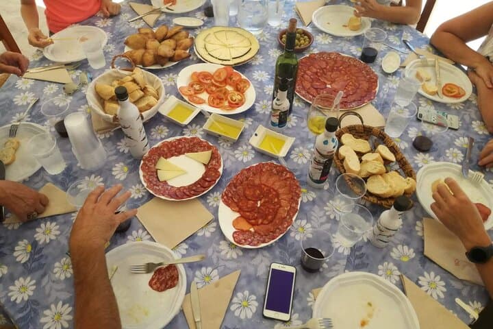 Olive Oil Farm Tour, Tasting & Picnic in Alicante