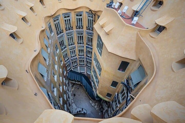 Casa Milà by Gaudí: Architectural Walking Tour