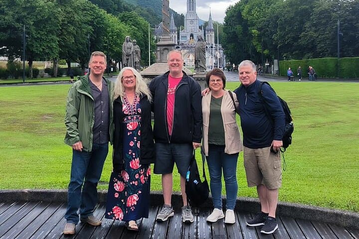 Experience Lourdes with a private Tour and Convenient Transport