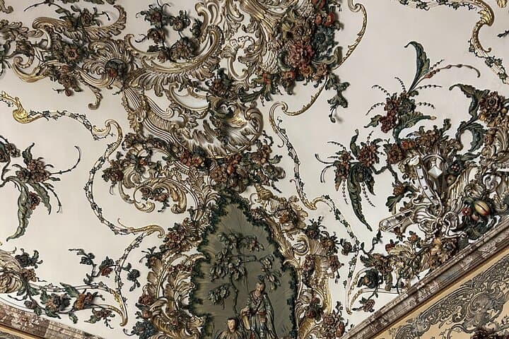 Madrid: Royal Palace Semi-private tour