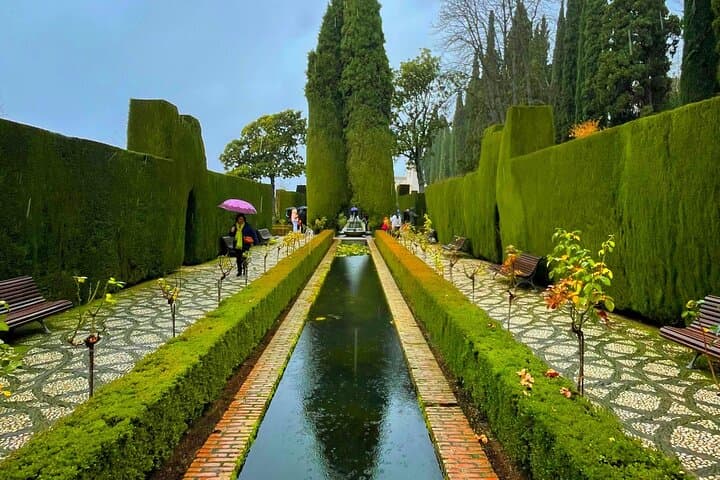 Alhambra Generalife and Alcazaba Audio Guided Tour