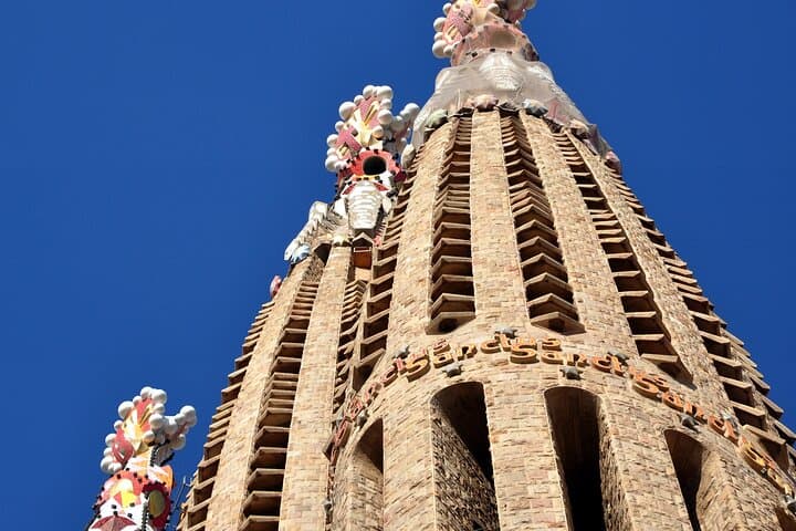 Sagrada Familia Skip the Line Guided Tour with Small Group