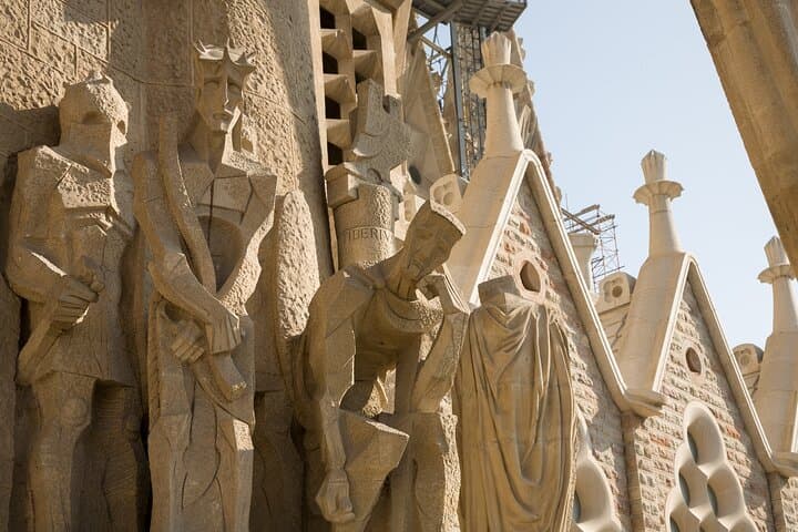 Sagrada Familia Skip the Line Guided Tour with Small Group