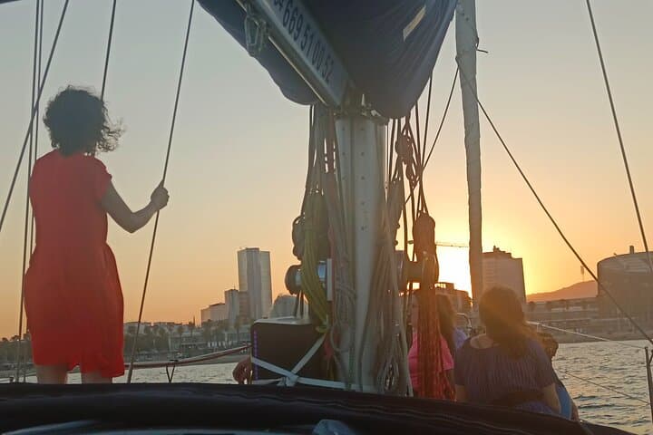 Sunset Sailing Tour in Barcelona