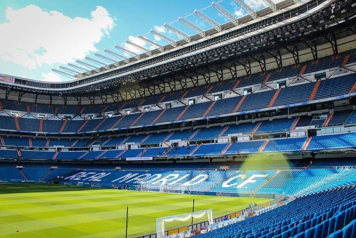 Real Madrid Stadium Tour & Tapas with local host