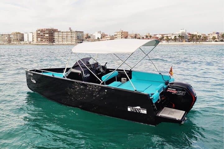 Exclusive Boat Rental Nuva m6 open